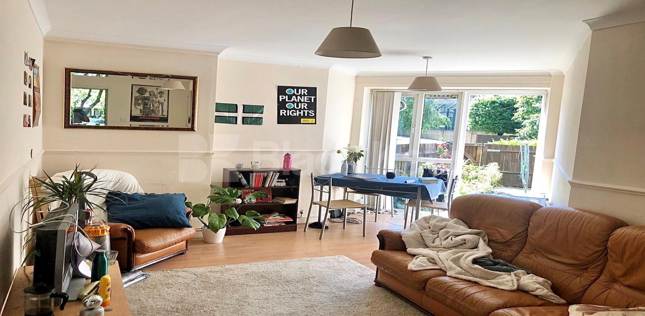 4 double bedroom flat set over two floors with access to a patio garden Dalmeny Avenue, Tufnell park 